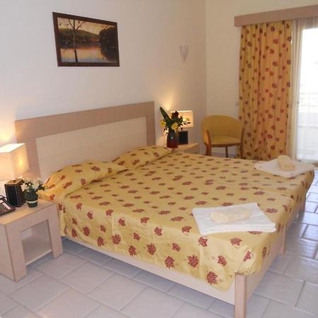 Beis Beach Hotel Ахарави Екстериор снимка
