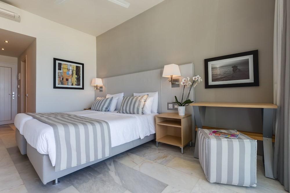 Beis Beach Hotel Ахарави Екстериор снимка